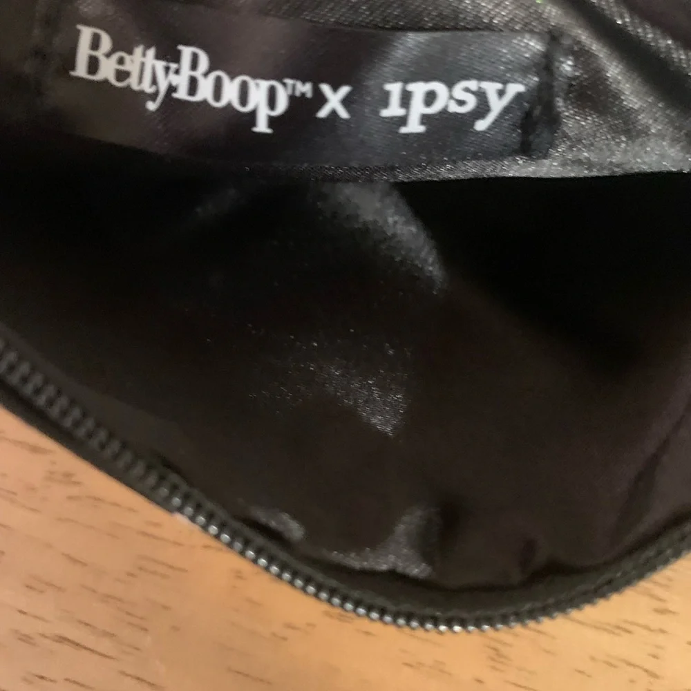 Betty Boop Ipsy Glam Make Up Bag X 2019  Black Sequins